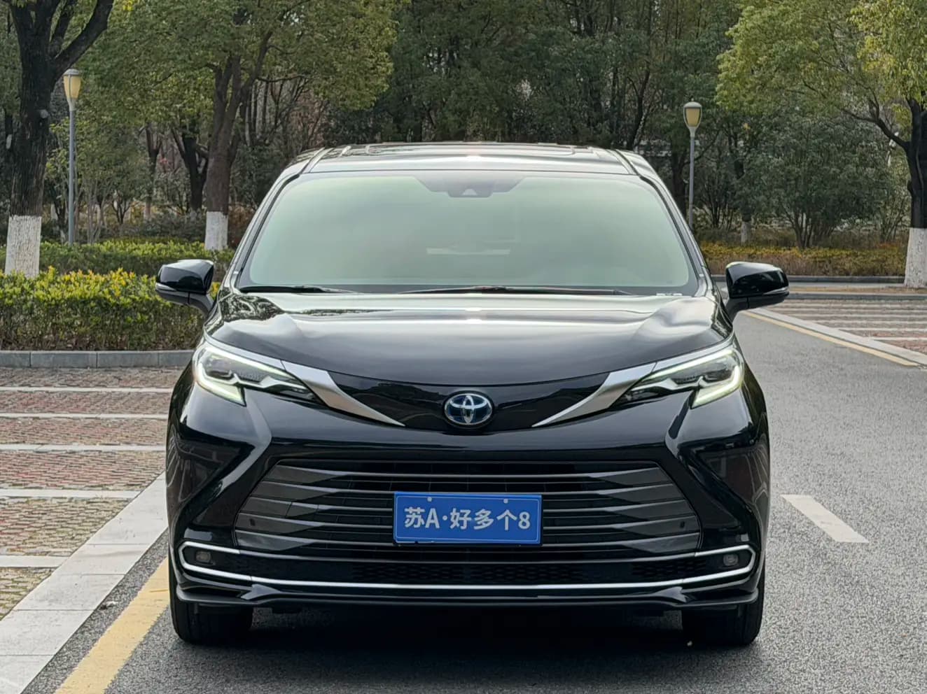 Toyota Sienna 2022 г. 50021 км. — фото 2