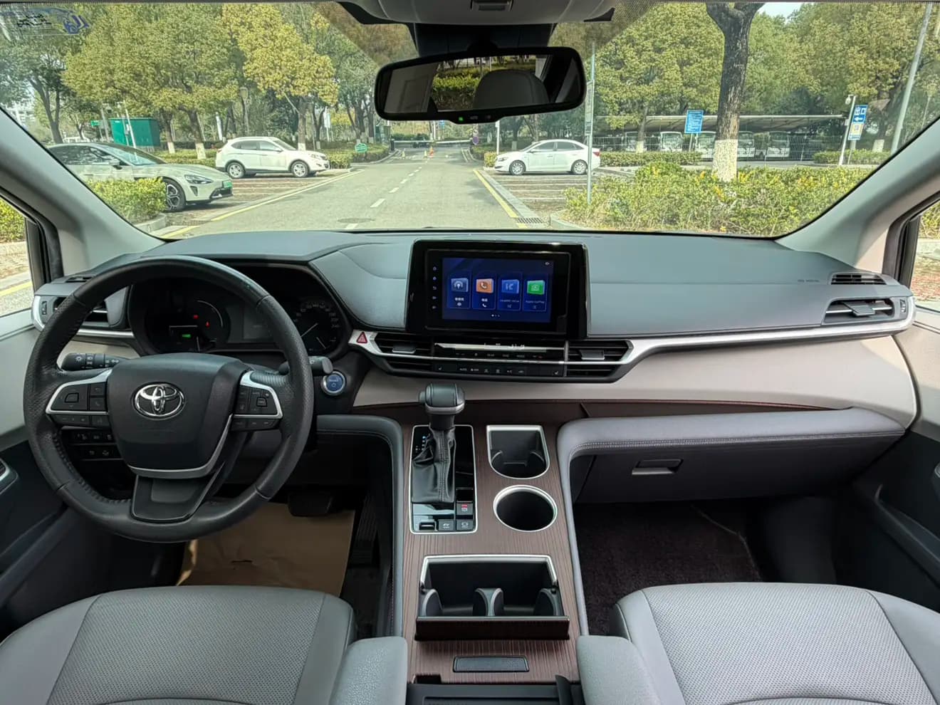 Toyota Sienna 2022 г. 50021 км. — фото 14