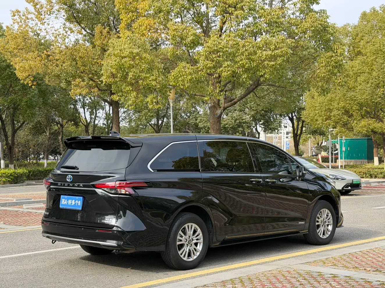 Toyota Sienna 2022 г. 50021 км. — фото 6