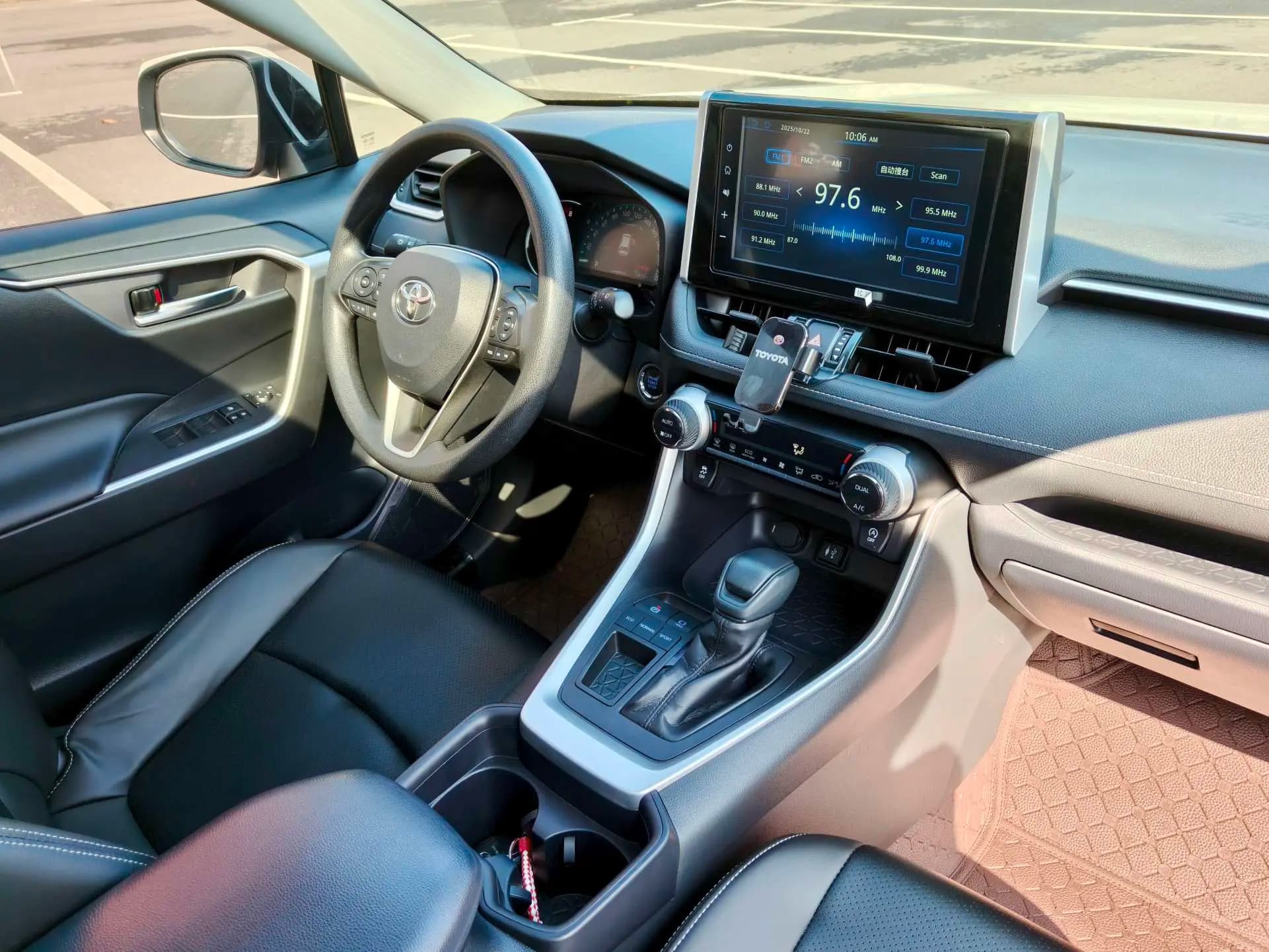 Toyota RAV4 2021 г. 49035 км. — фото 6