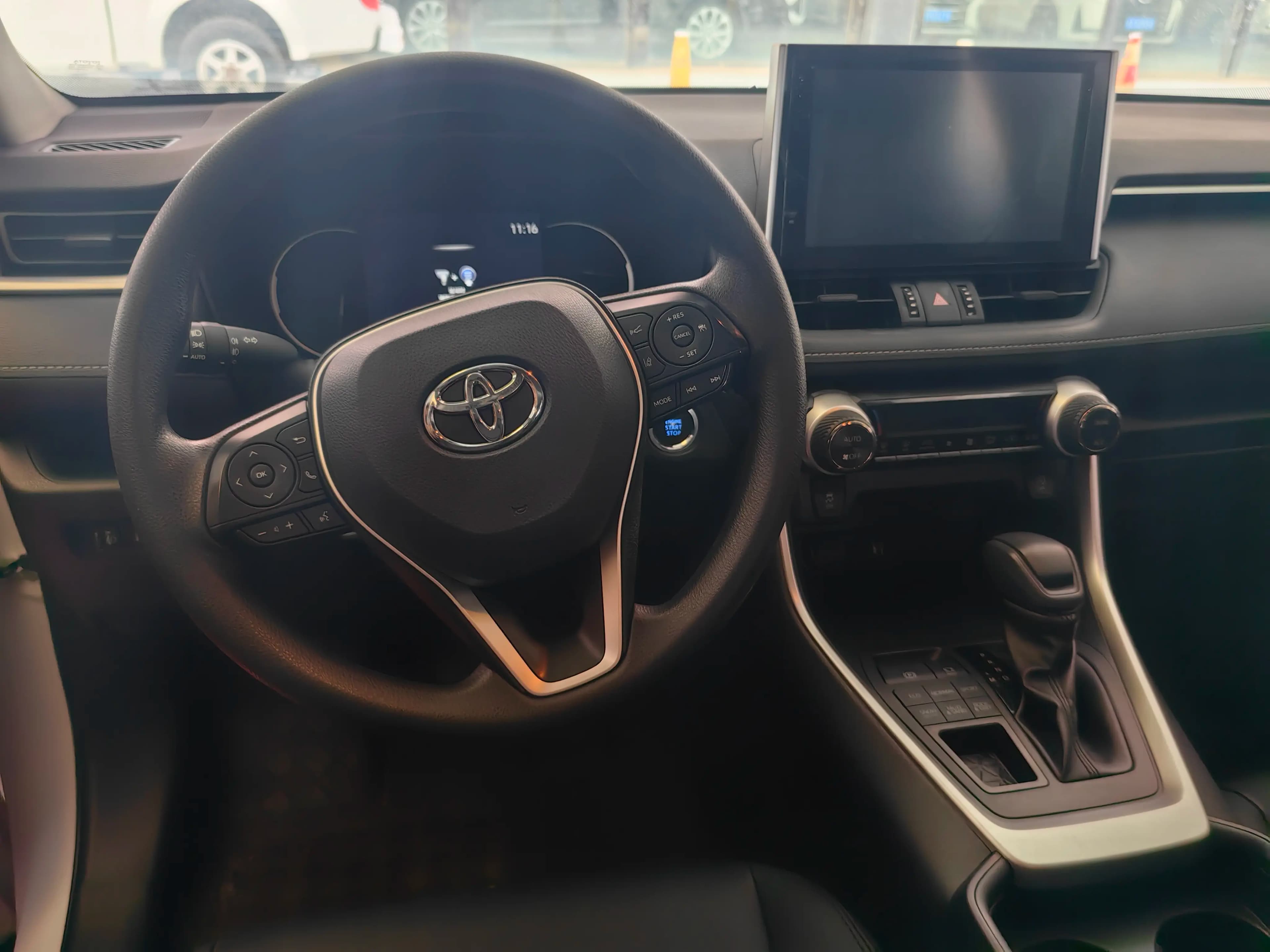 Toyota RAV4 2023 г. 44034 км. — фото 11