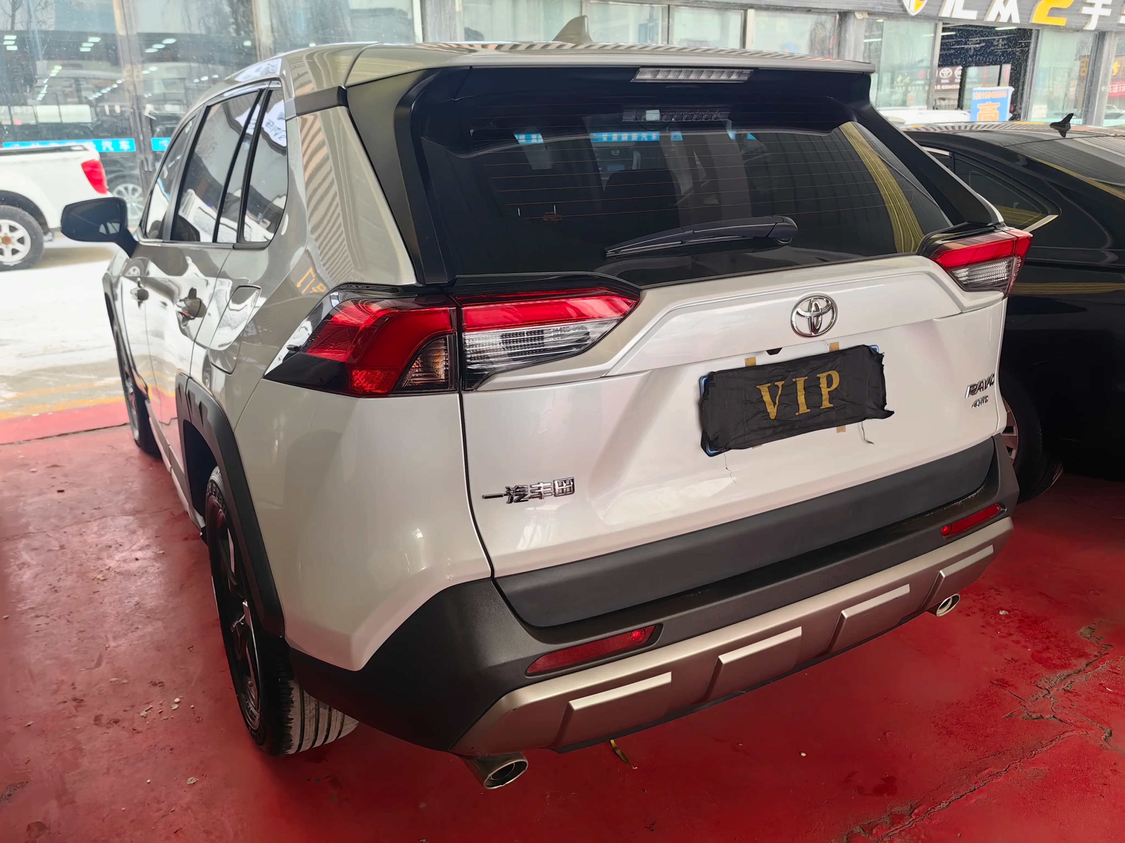 Toyota RAV4 2023 г. 44034 км. — фото 4