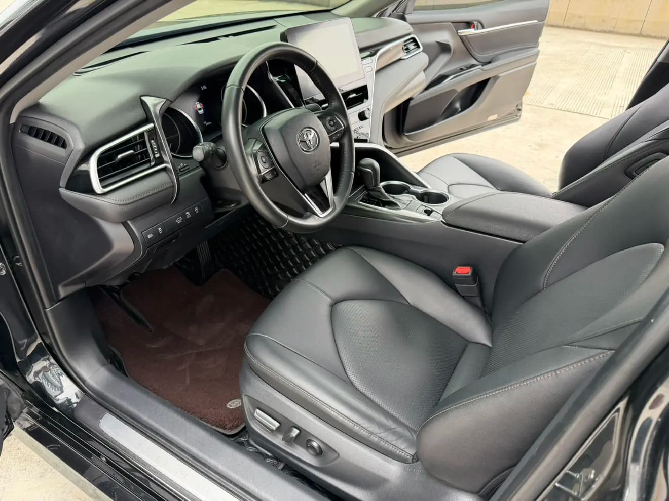 Toyota Camry 2022 г. 34082 км. — фото 8