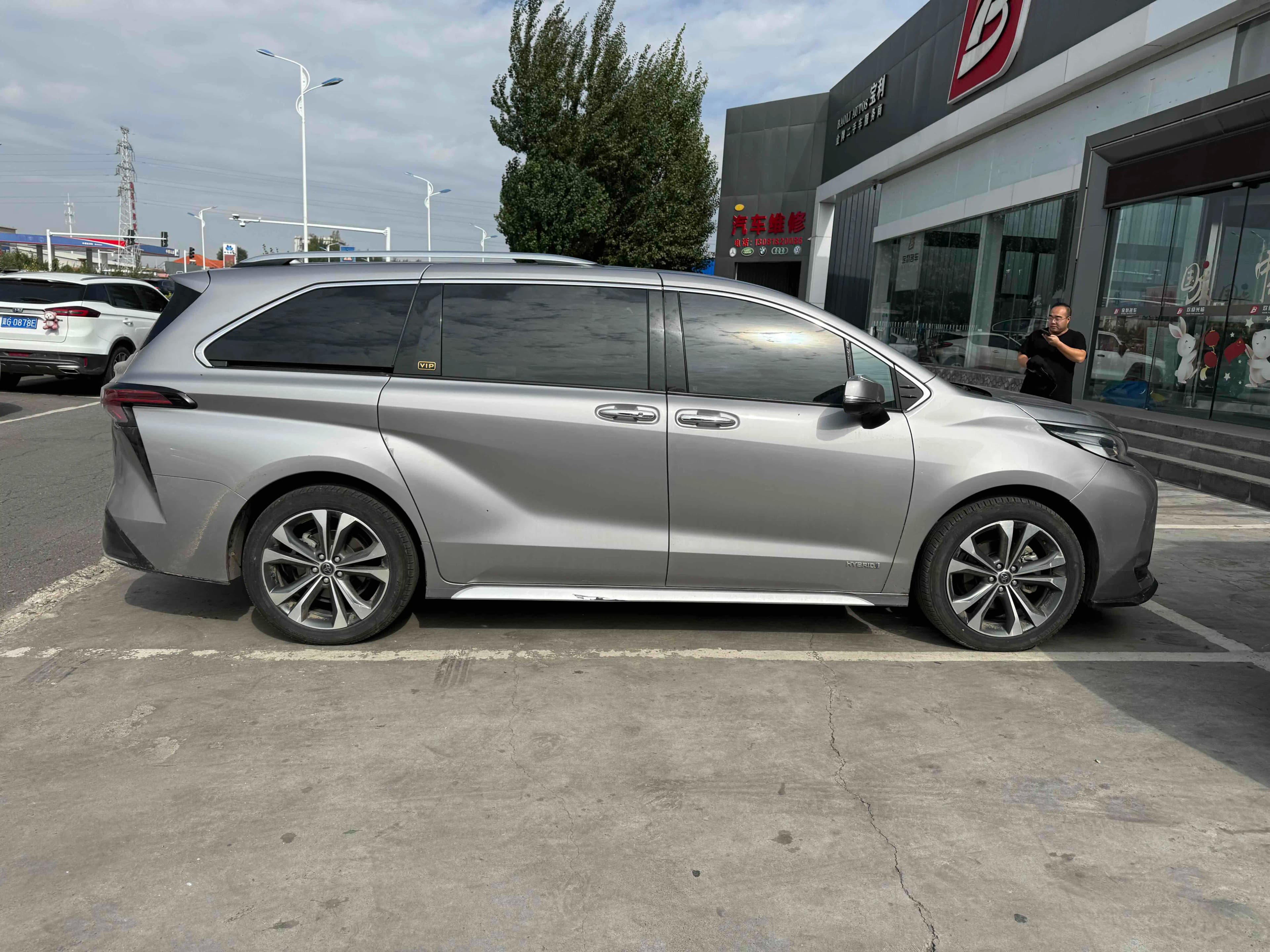 Toyota Granvia 2023 г. 75083 км. — фото 7