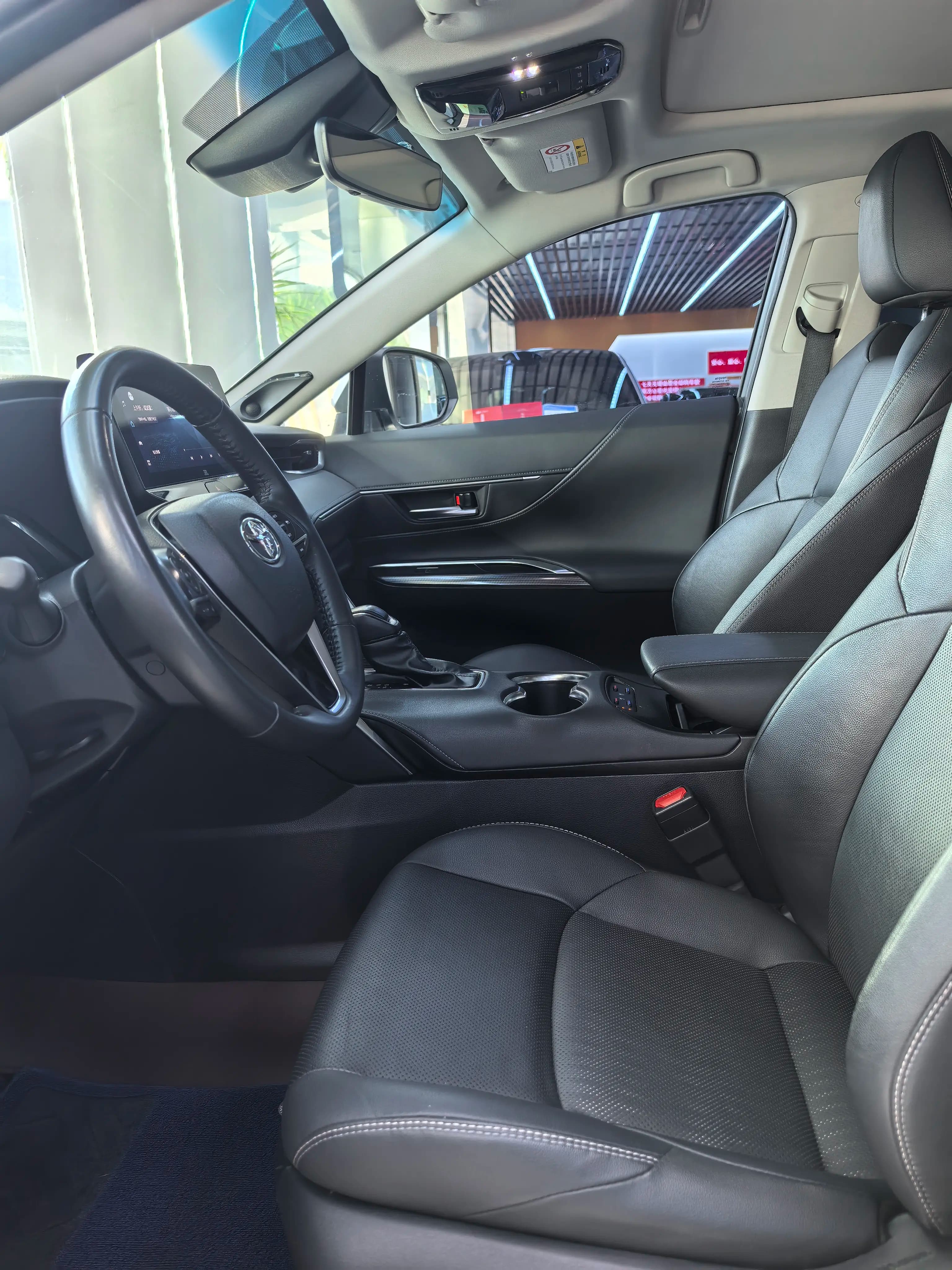 Toyota Venza 2023 г. 39888 км. — фото 15