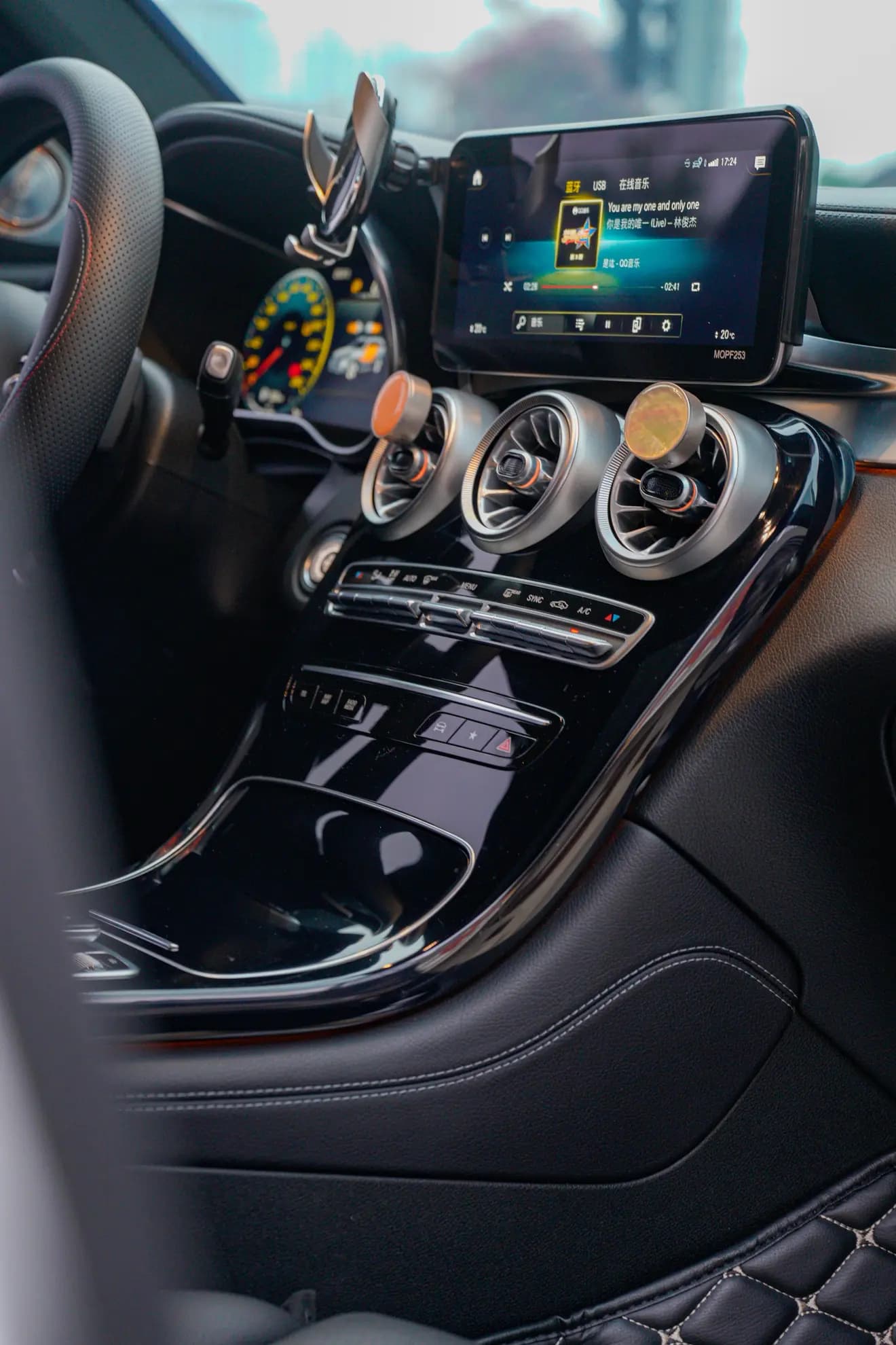 Mercedes-Benz GLC 2021 г. 39121 км. — фото 11