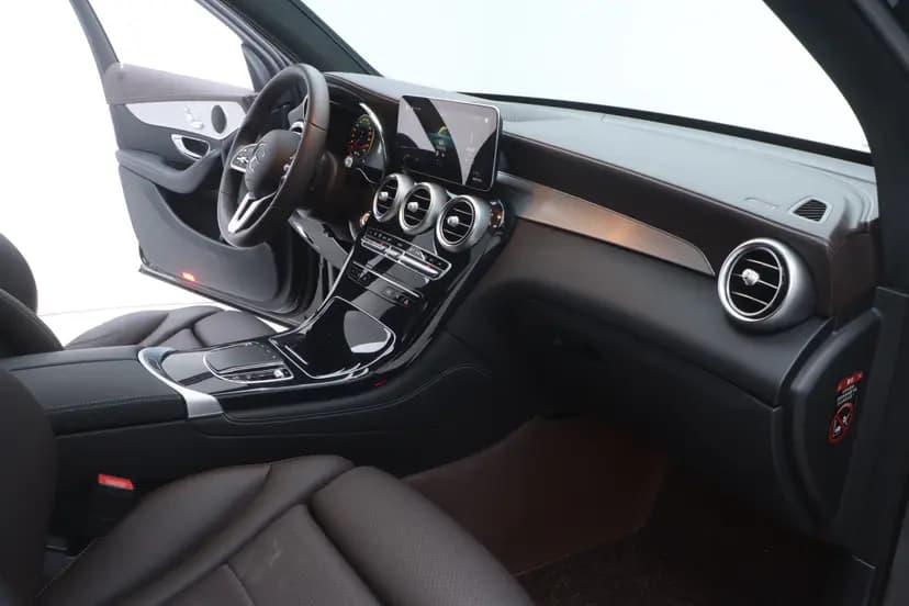 Mercedes-Benz GLC 2021 г. 47220 км. — фото 7