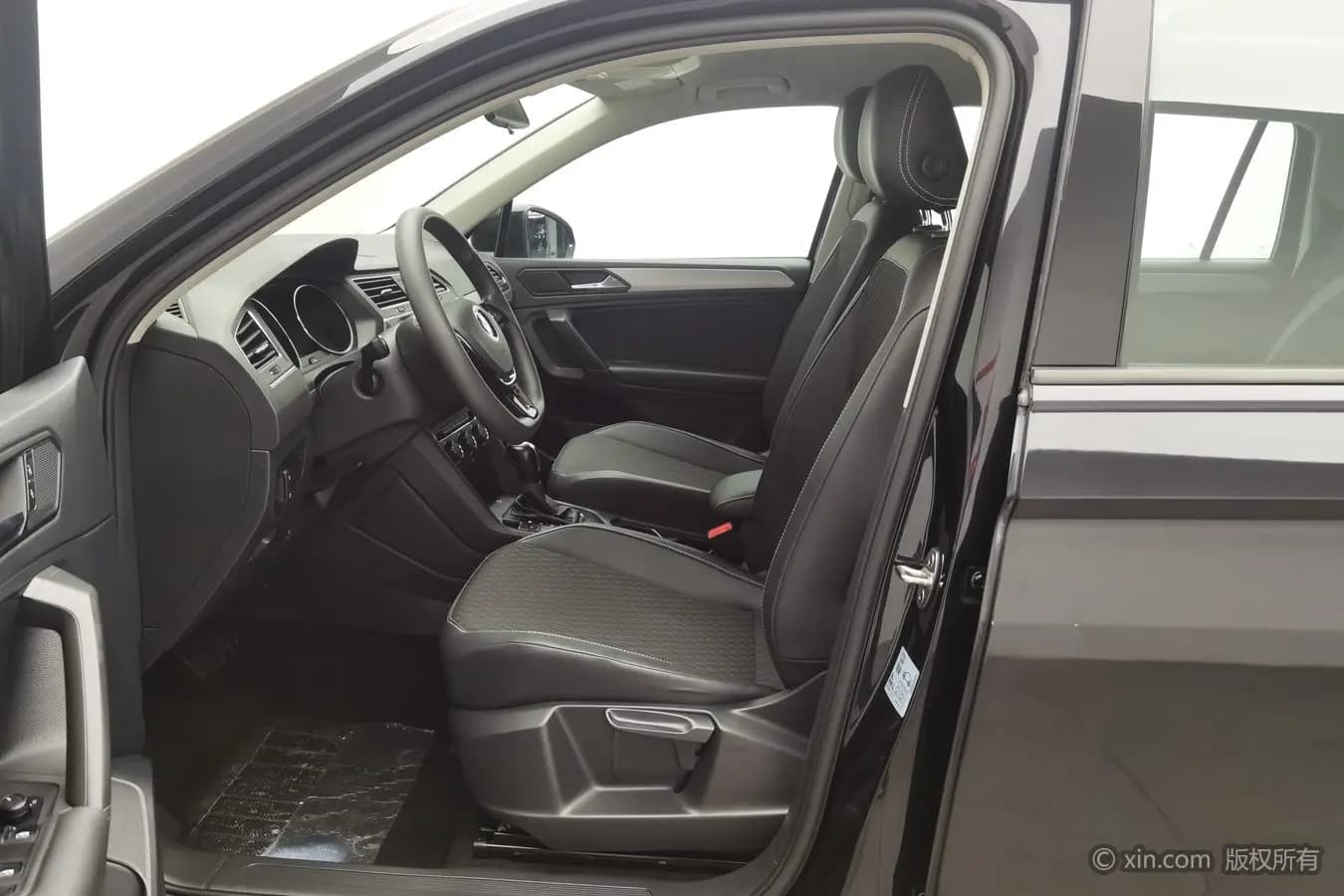 Volkswagen Tiguan L 2021 г. 34233 км. — фото 17