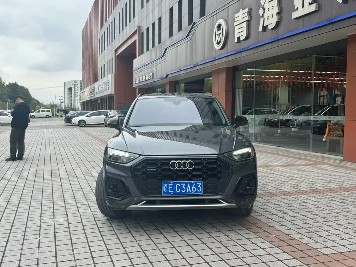 Audi Q5L 2022 г. 55111 км. — фото 2