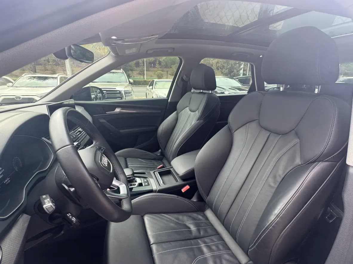 Audi Q5L 2022 г. 55111 км. — фото 12