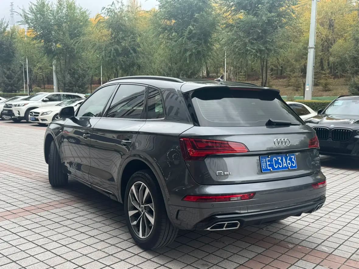 Audi Q5L 2022 г. 55111 км. — фото 4