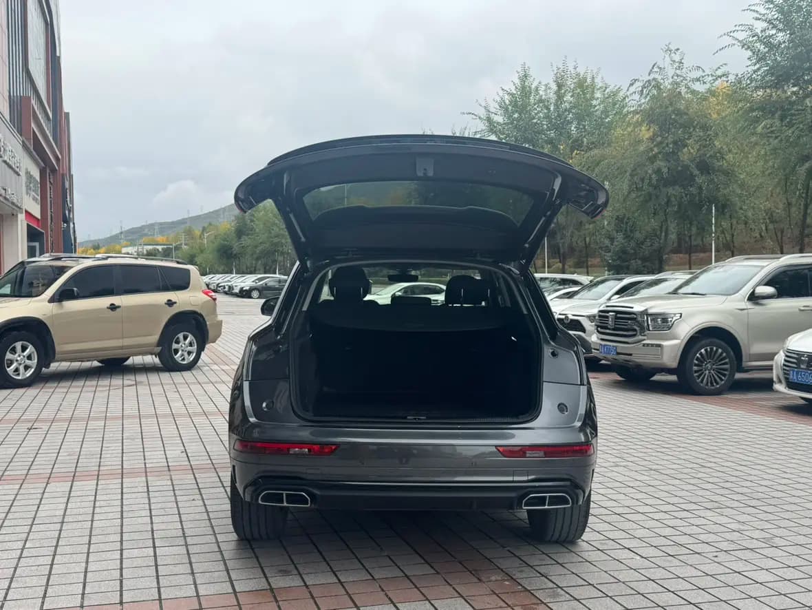 Audi Q5L 2022 г. 55111 км. — фото 9