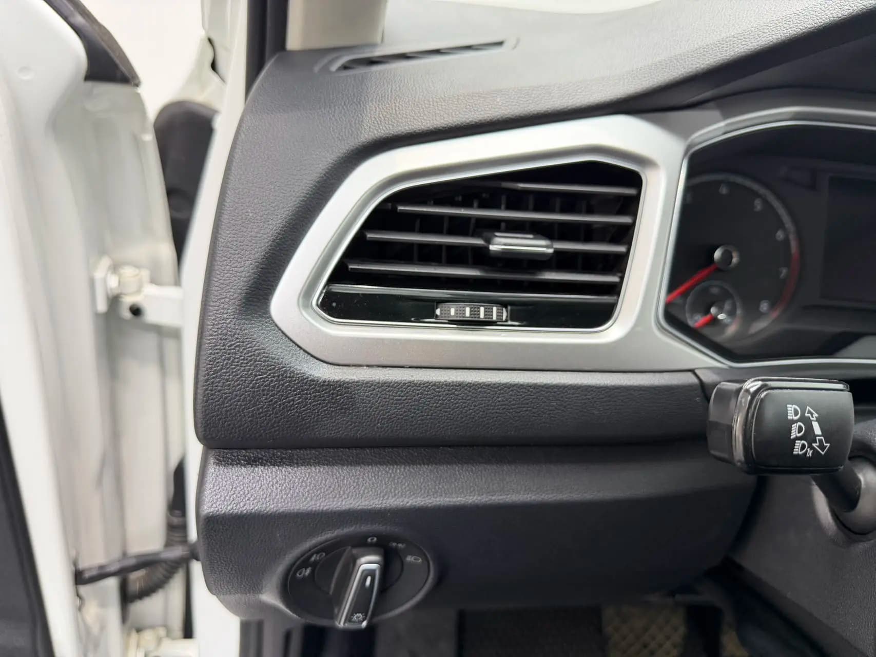 Volkswagen T-Roc 2023 г. 28142 км. — фото 15