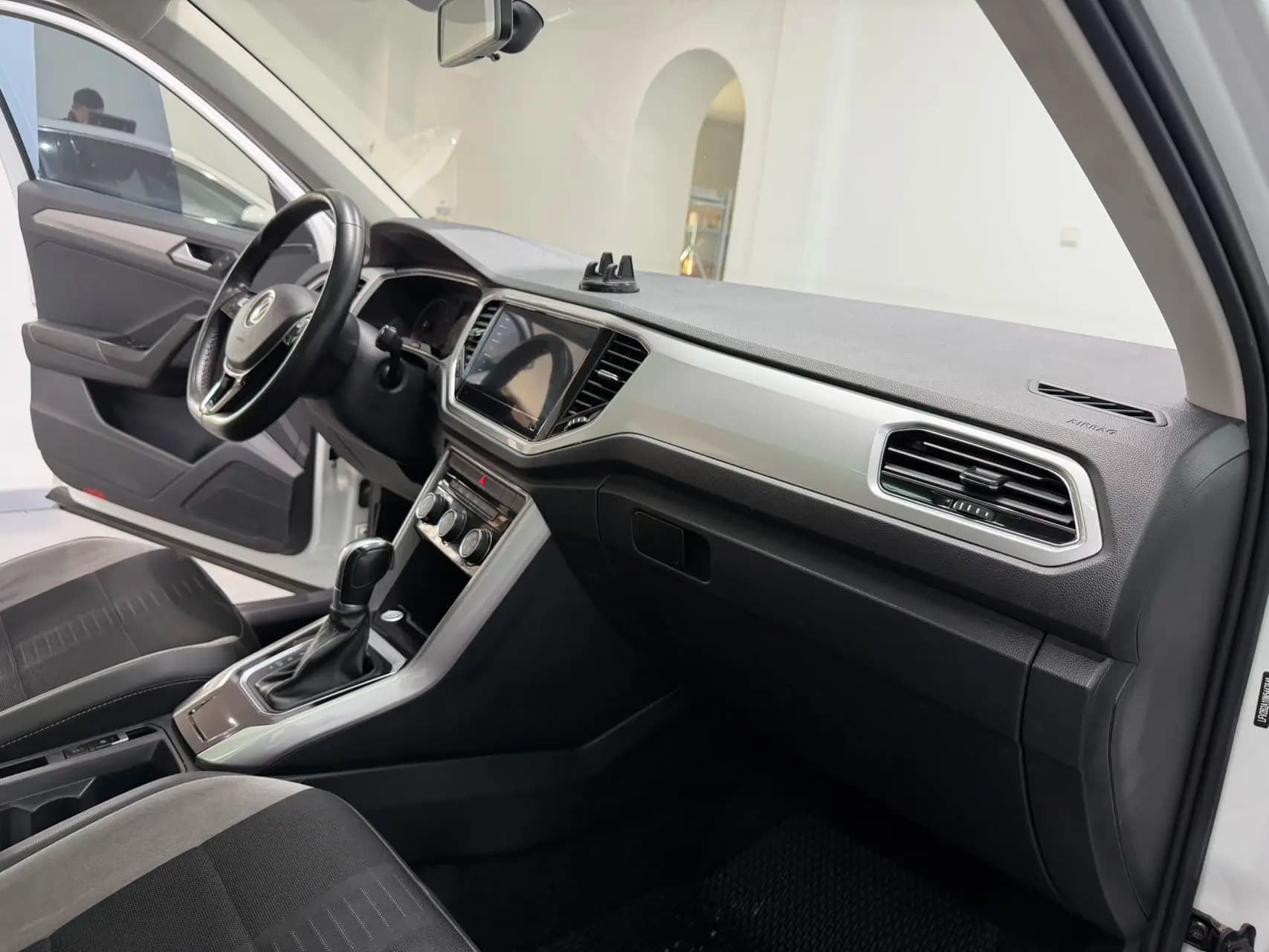 Volkswagen T-Roc 2023 г. 28142 км. — фото 16