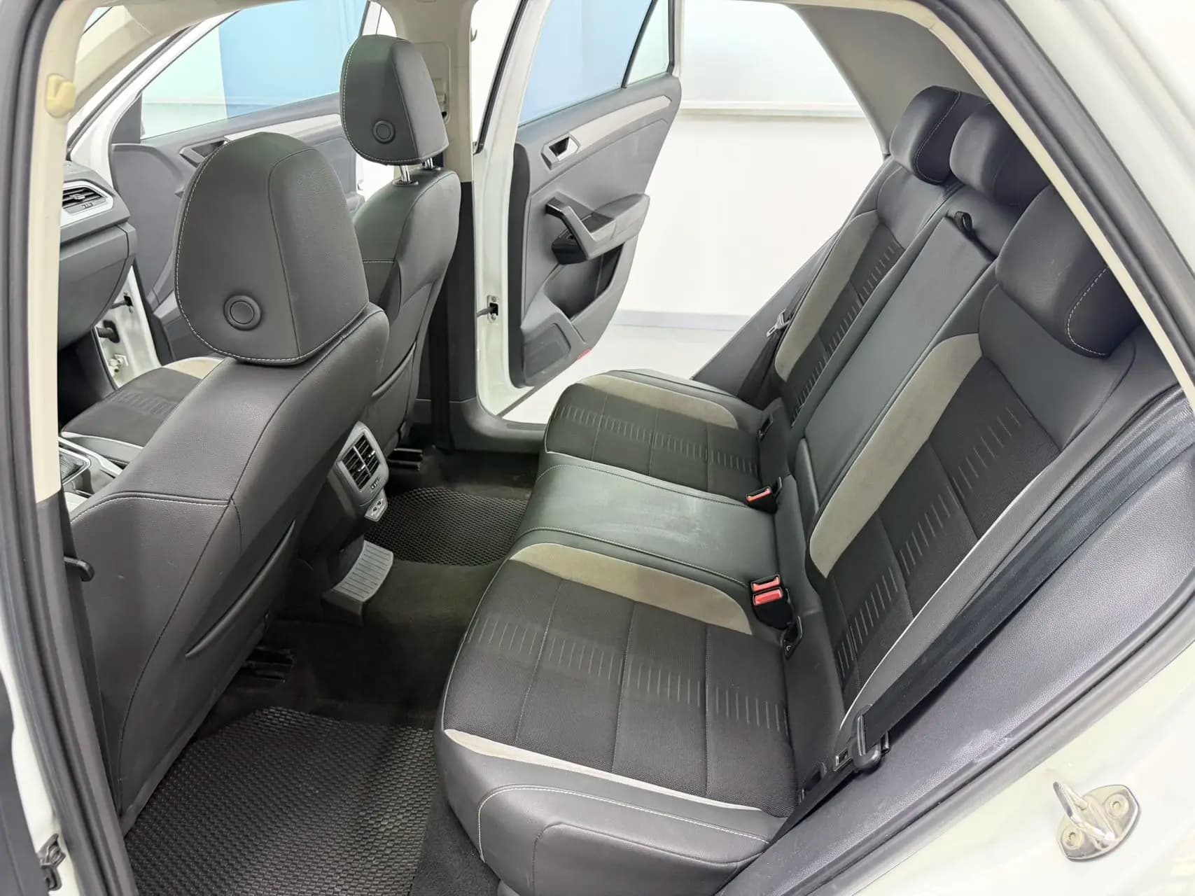 Volkswagen T-Roc 2023 г. 28142 км. — фото 18