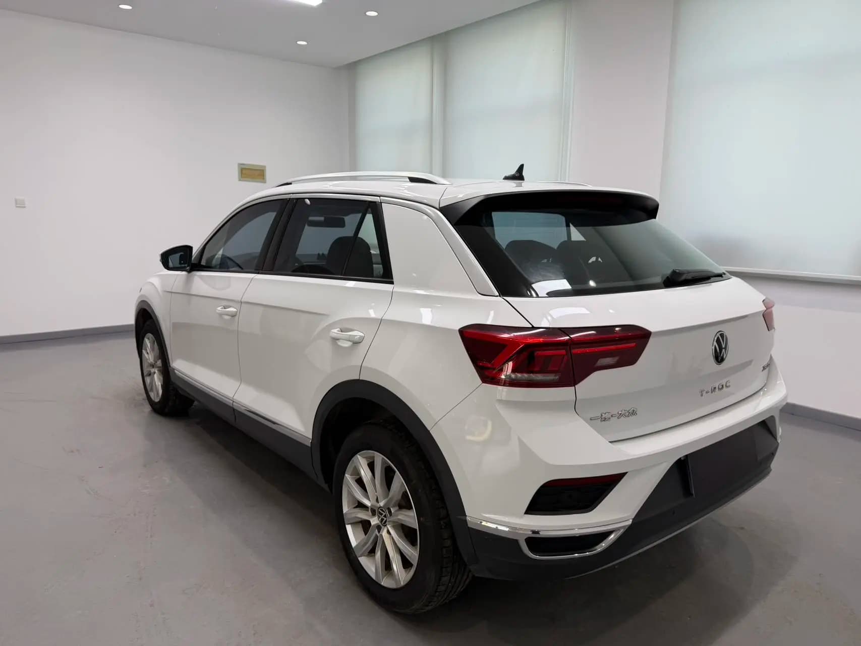 Volkswagen T-Roc 2023 г. 28142 км. — фото 4