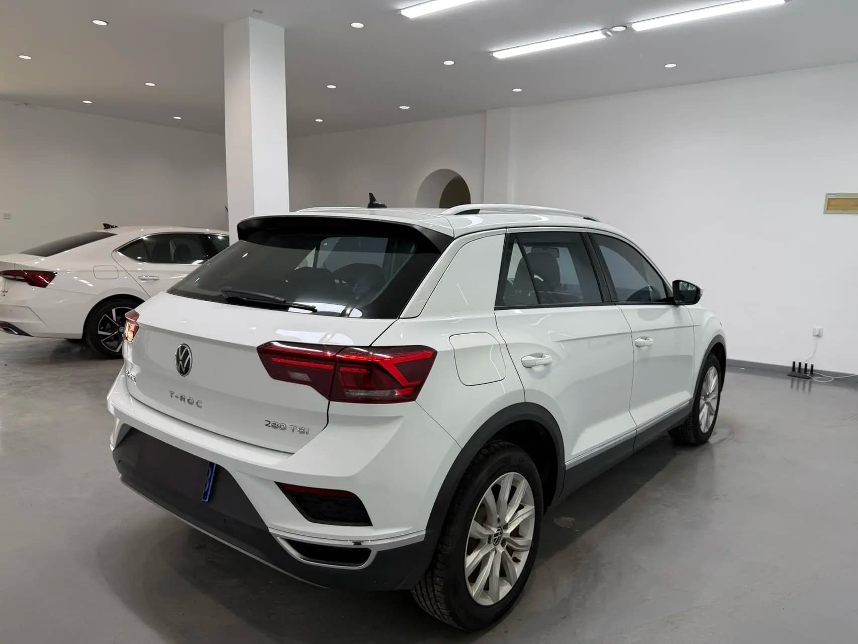 Volkswagen T-Roc 2023 г. 28142 км. — фото 6