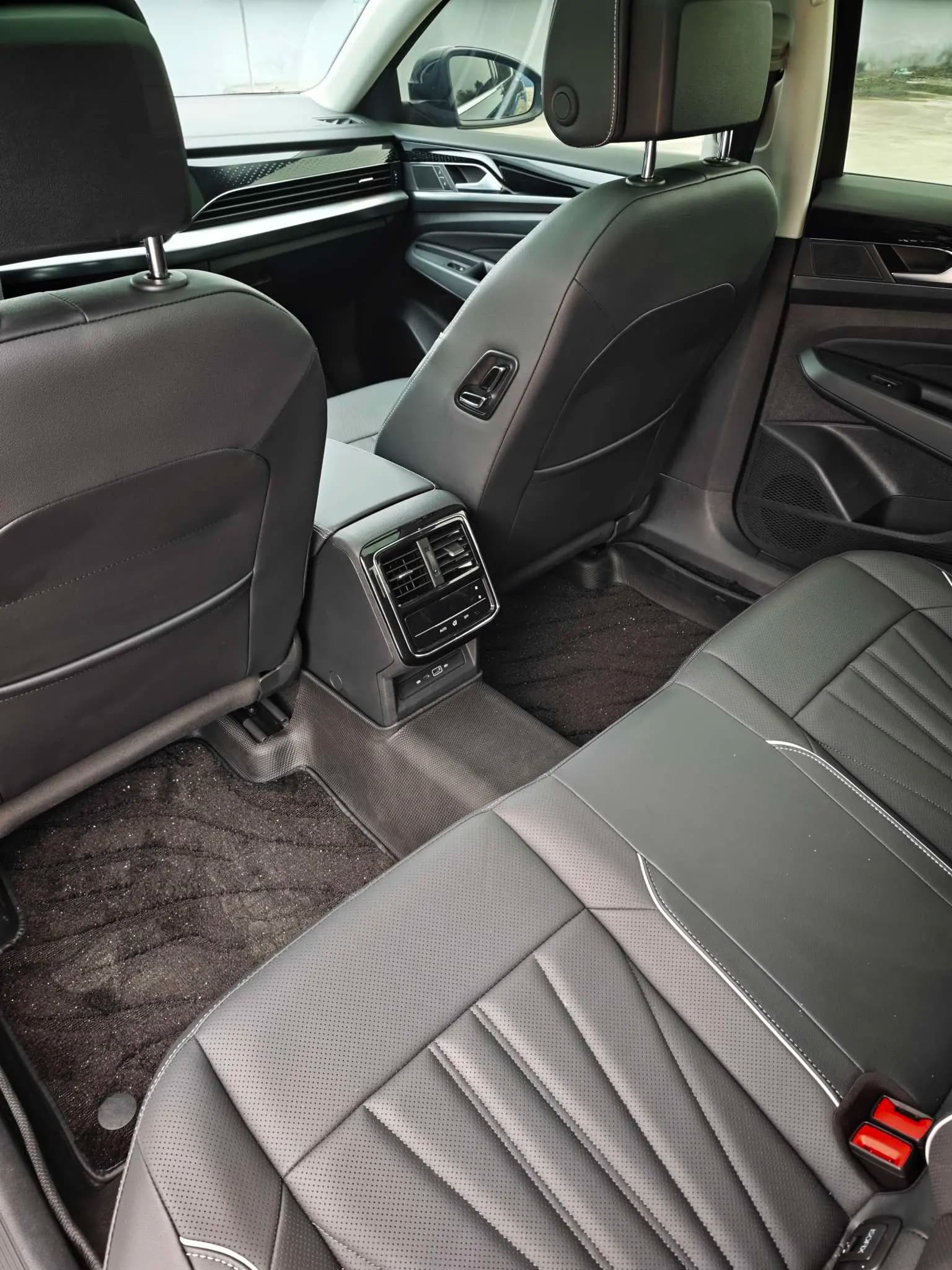 Volkswagen Passat 2024 г. 39146 км. — фото 12