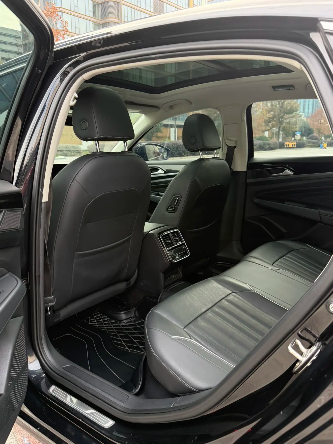 Volkswagen Passat 2022 г. 105147 км. — фото 14