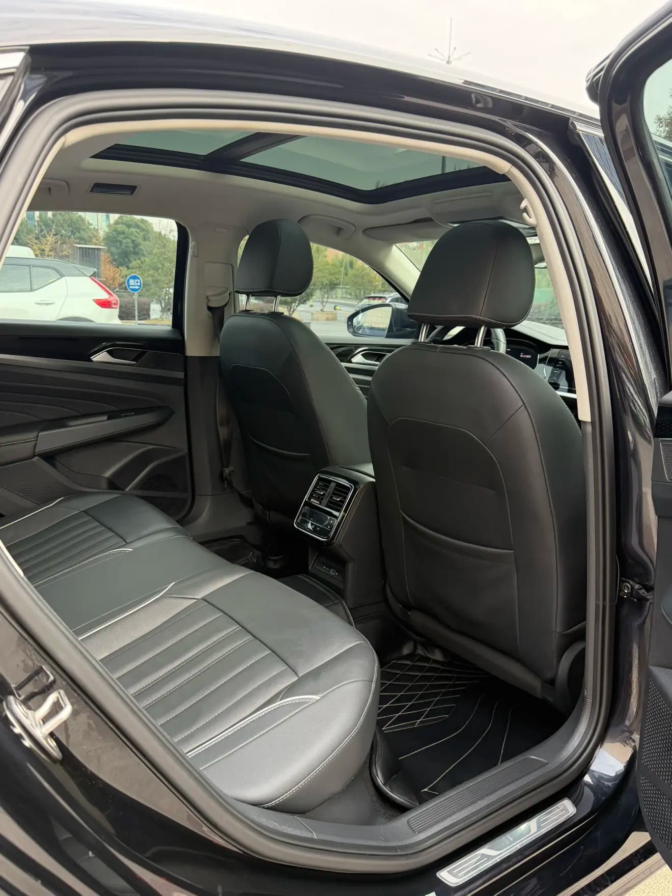Volkswagen Passat 2022 г. 105147 км. — фото 15