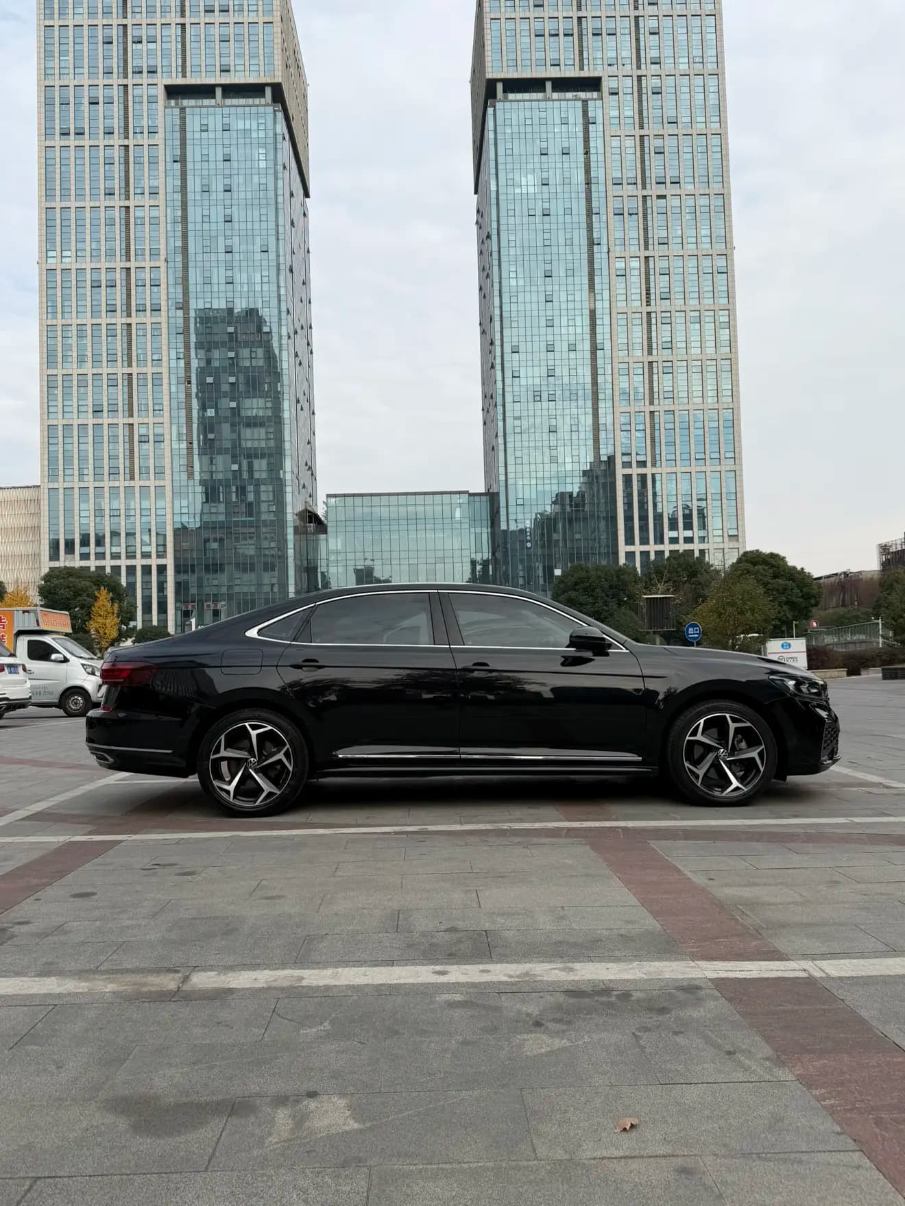 Volkswagen Passat 2022 г. 105147 км. — фото 4