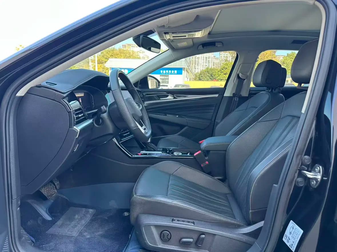 Volkswagen Passat 2025 г. 17148 км. — фото 8