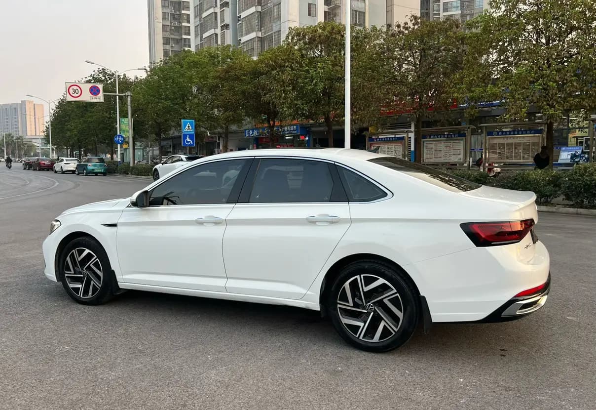 Volkswagen Sagitar 2023 г. 42019 км. — фото 3