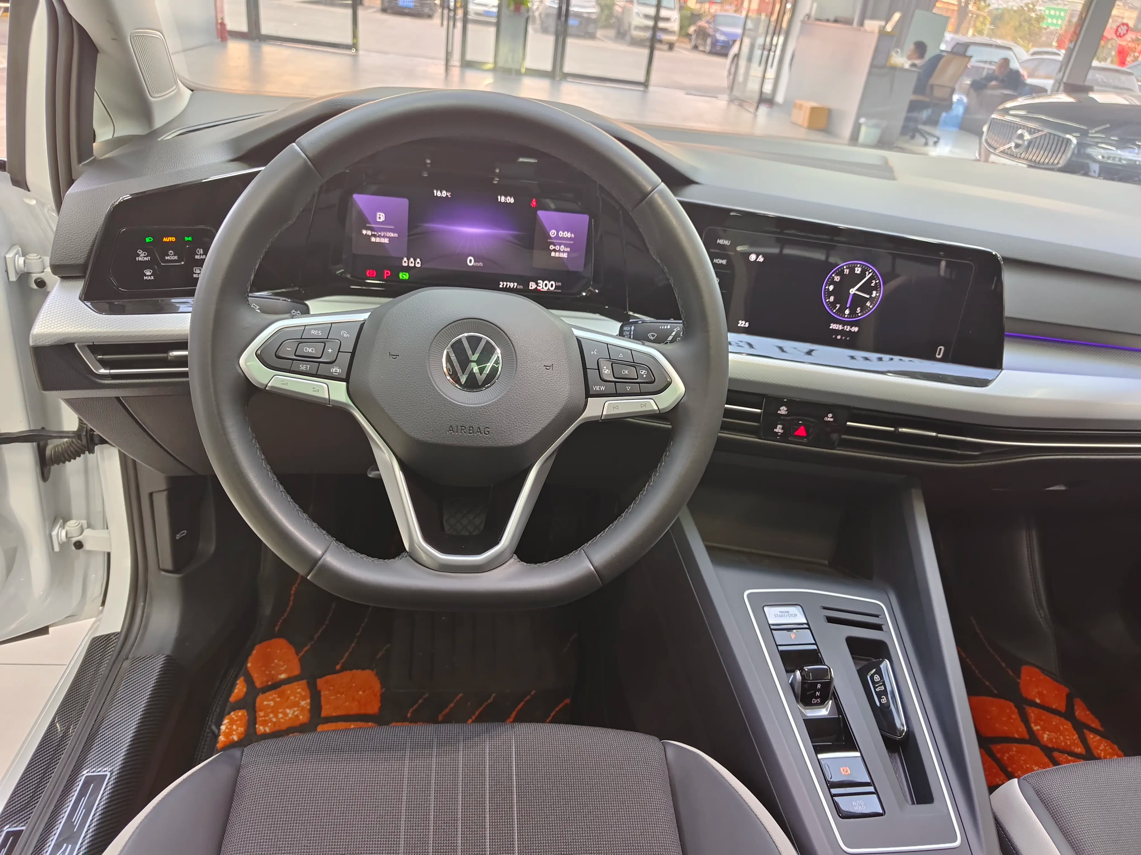 Volkswagen Golf 2023 г. 27121 км. — фото 12