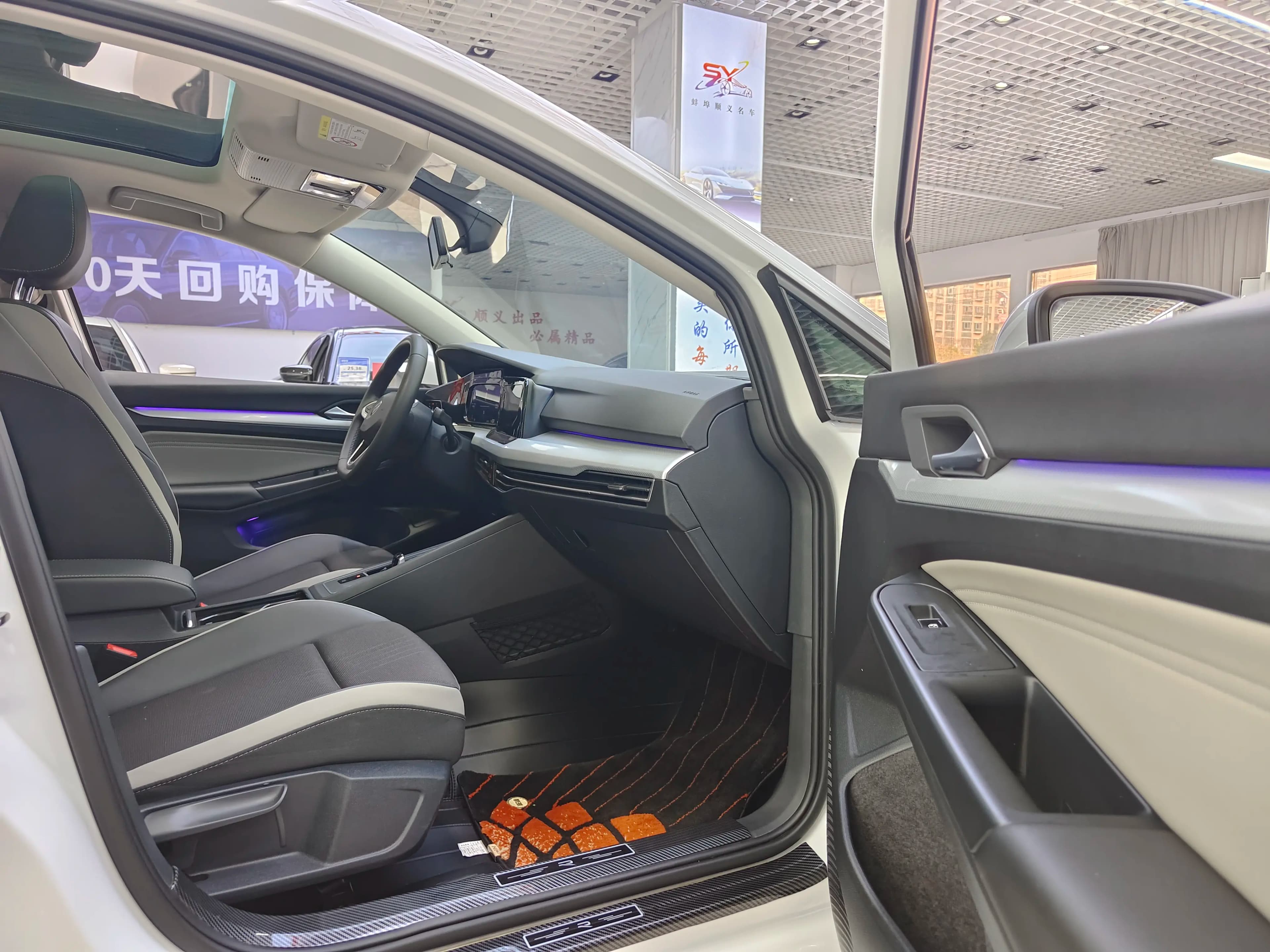 Volkswagen Golf 2023 г. 27121 км. — фото 18