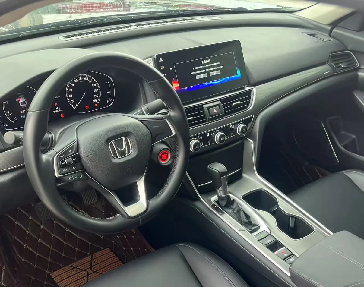 Honda Accord 2022 г. 44000 км. — фото 12