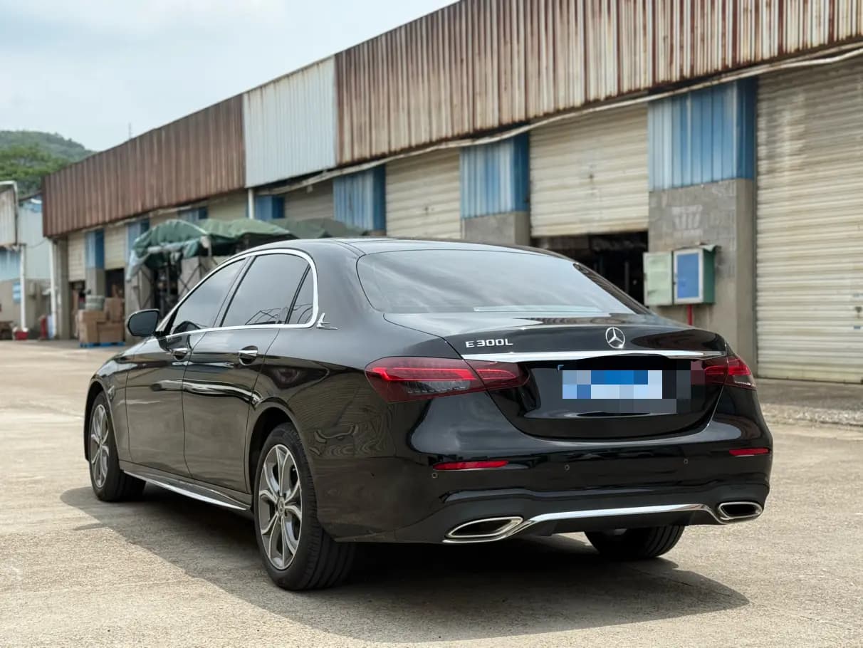 Mercedes-Benz E-Class 2022 г. 26056 км. — фото 4