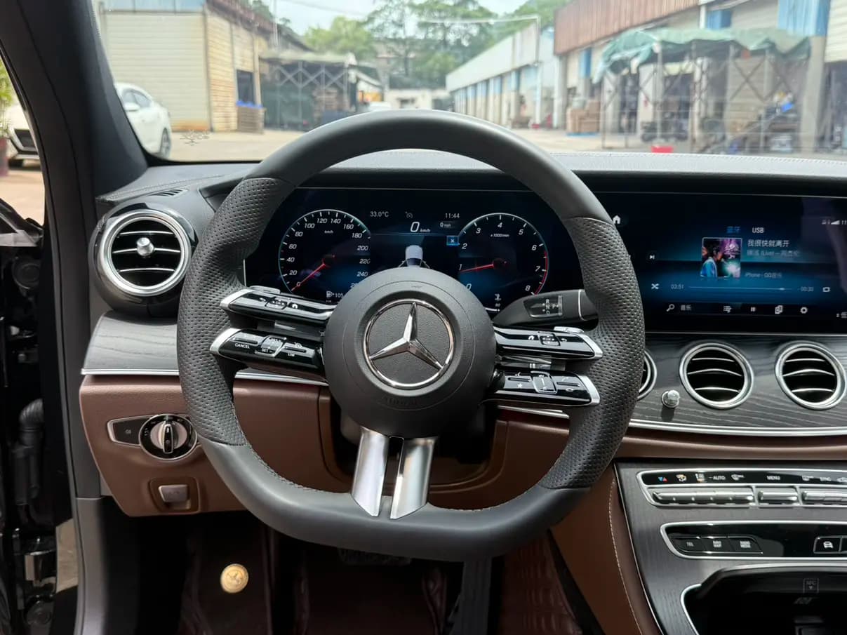 Mercedes-Benz E-Class 2022 г. 26056 км. — фото 39