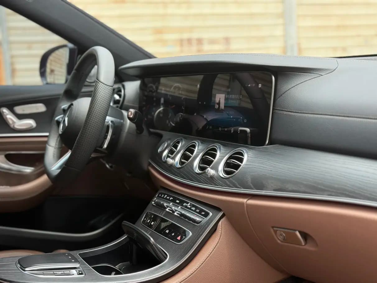 Mercedes-Benz E-Class 2022 г. 26056 км. — фото 40