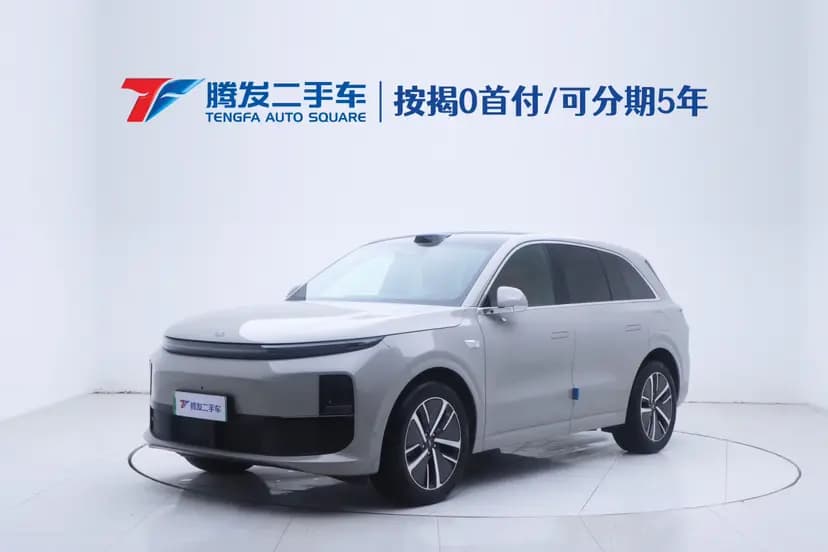 Lixiang L6 2025 г. 10597 км.