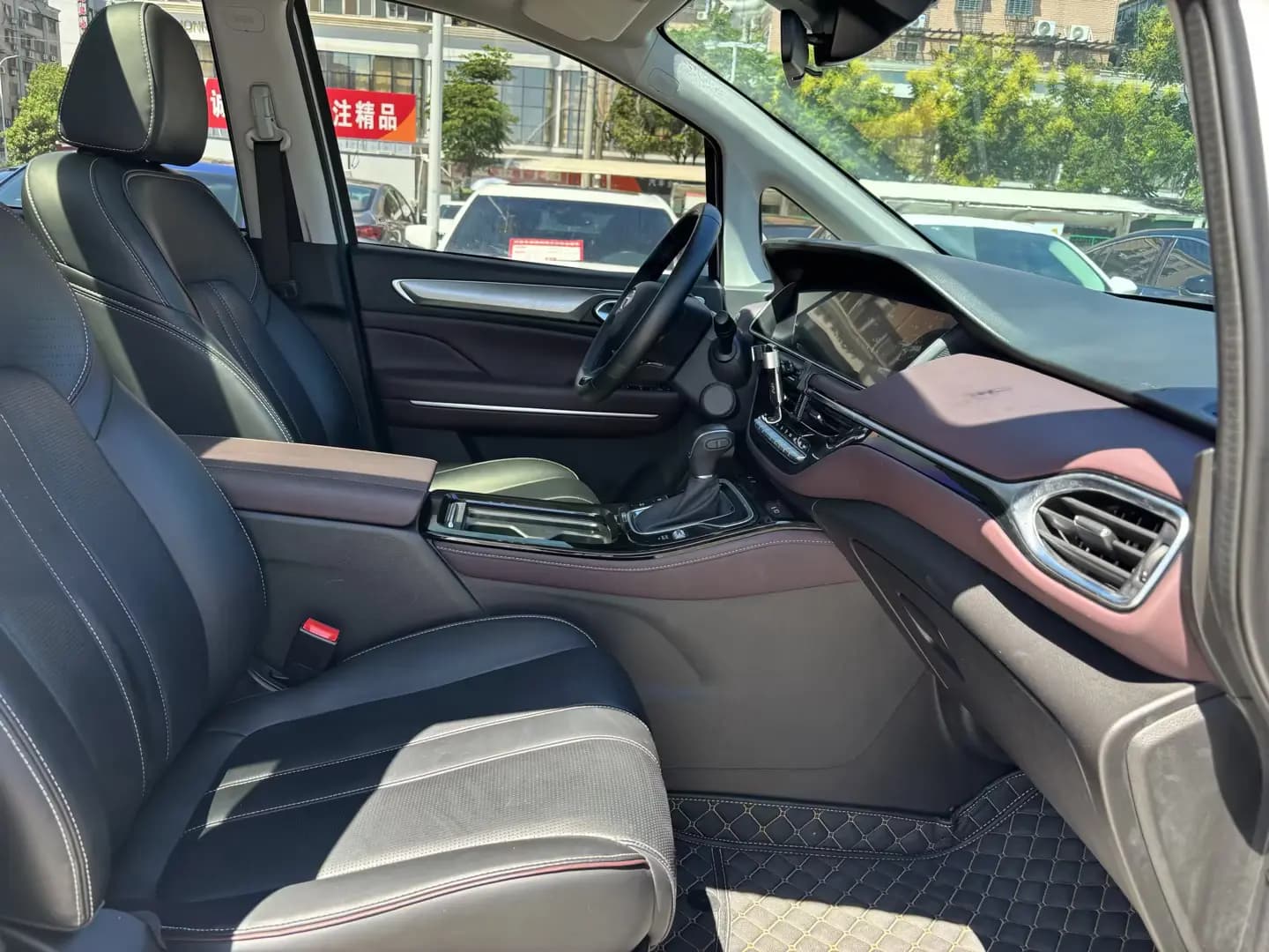 GAC Trumpchi M6 2023 г. 28099 км. — фото 14