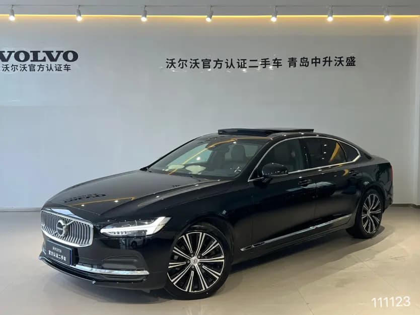 Volvo S90 2025 г. 516 км.