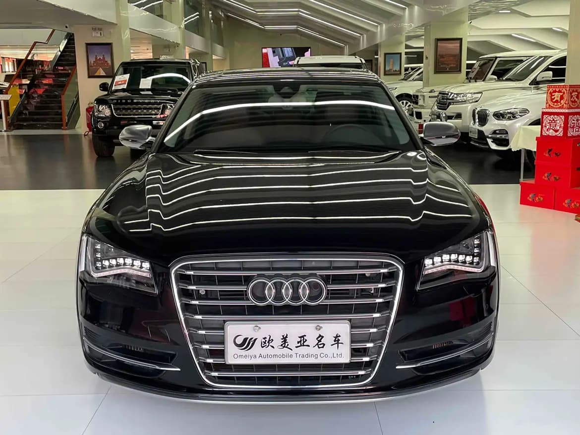 Audi S8 2023 г. 14059 км. — фото 2