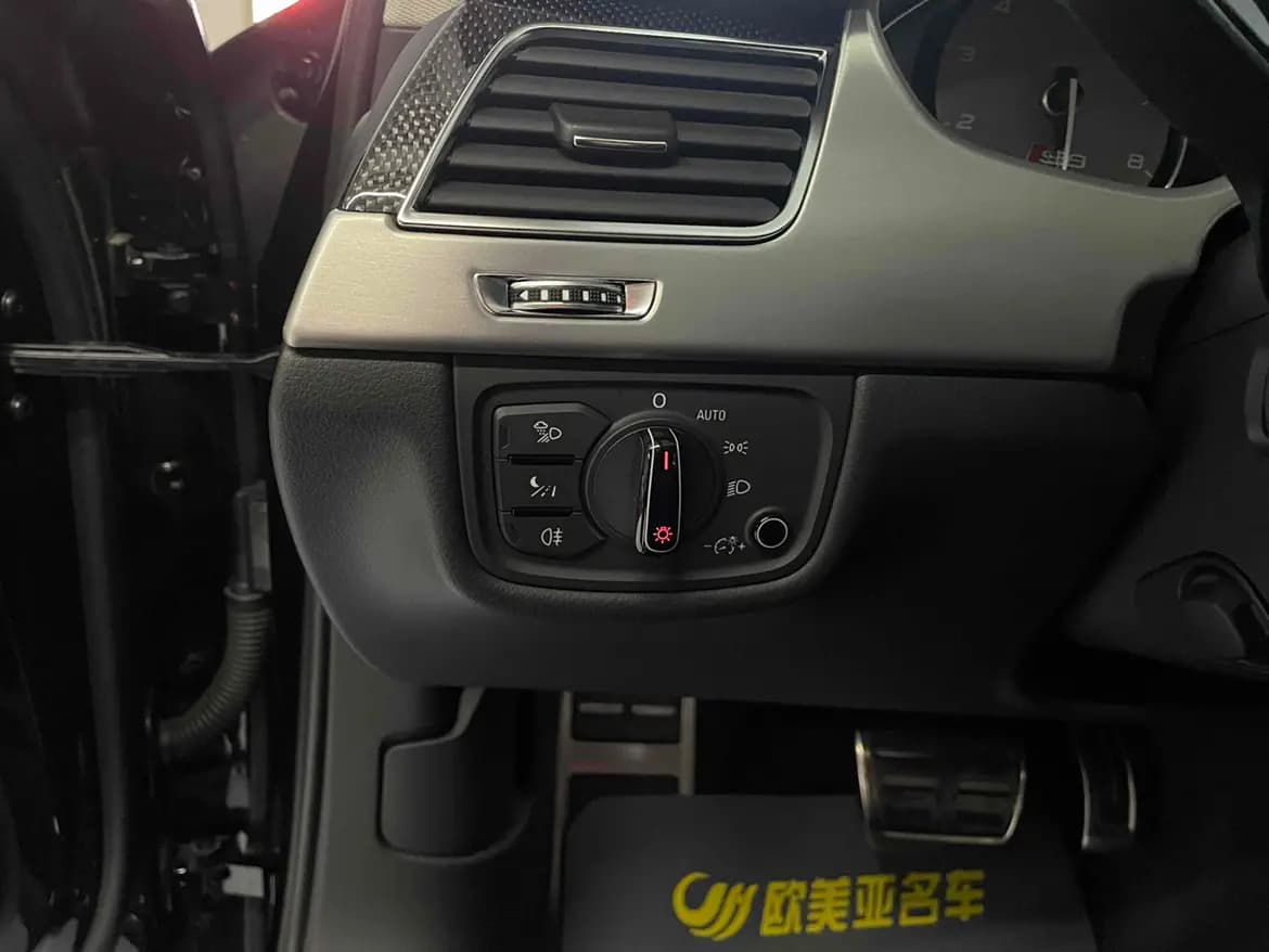 Audi S8 2023 г. 14059 км. — фото 14