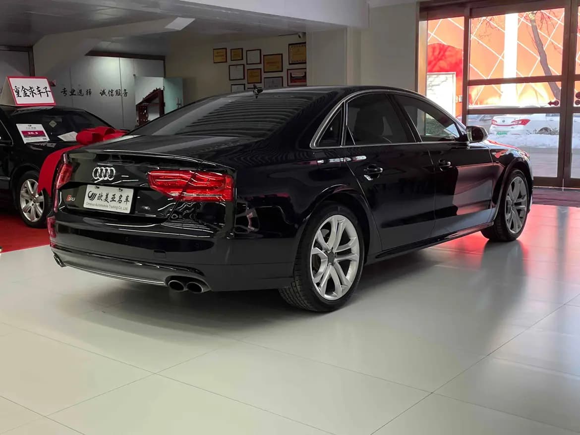 Audi S8 2023 г. 14059 км. — фото 6