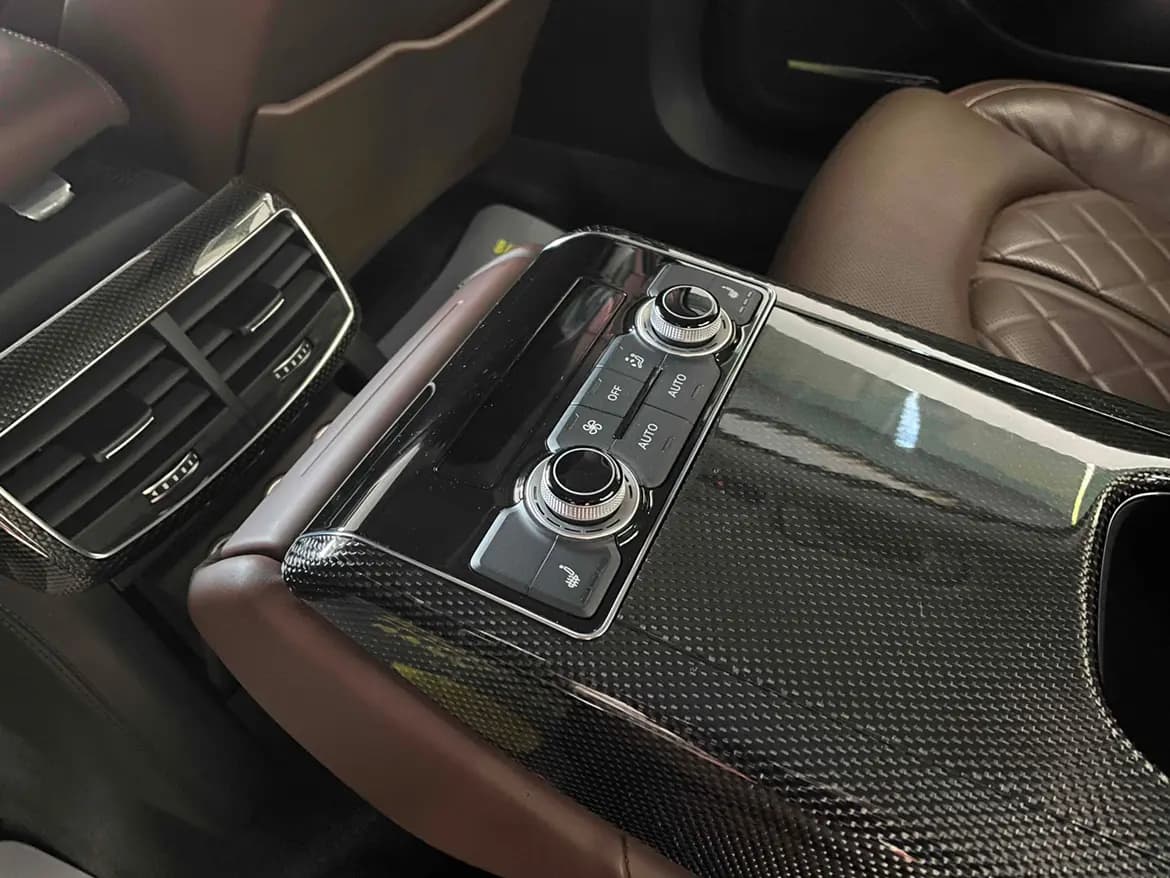 Audi S8 2023 г. 14059 км. — фото 9