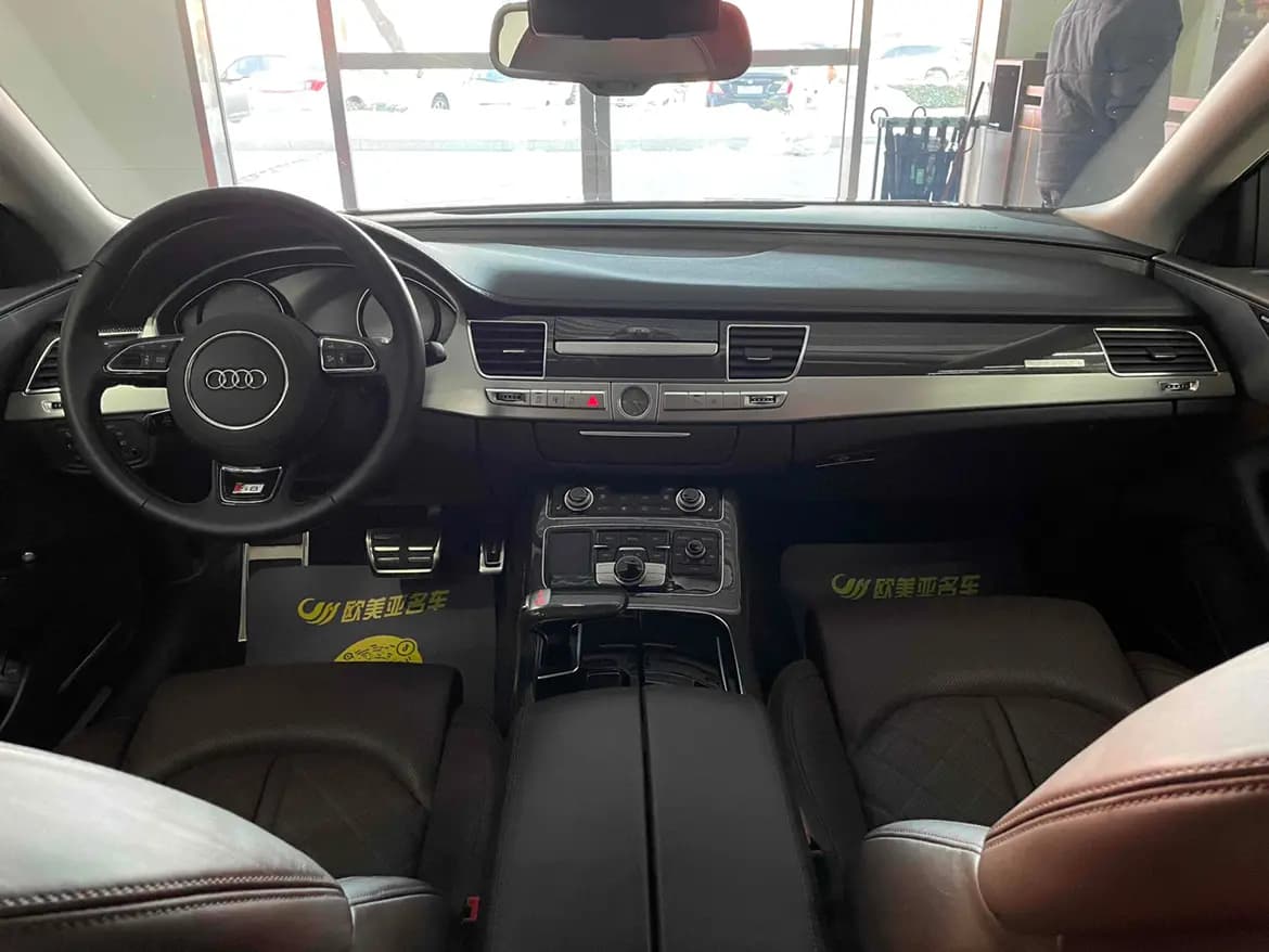 Audi S8 2023 г. 14059 км. — фото 10