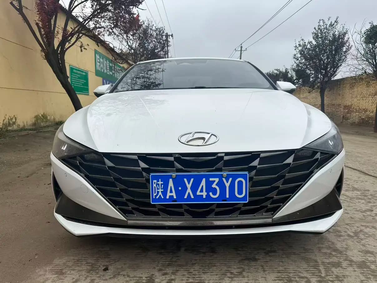 Hyundai Elantra 2022 г. 59928 км. — фото 2