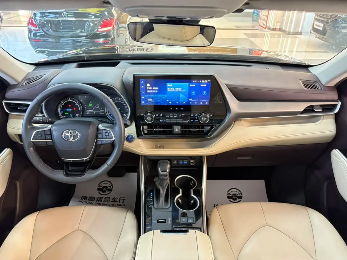 Toyota Highlander 2022 г. 33116 км. — фото 14