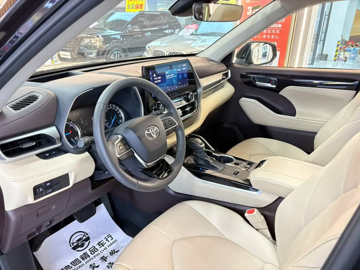 Toyota Highlander 2022 г. 33116 км. — фото 17