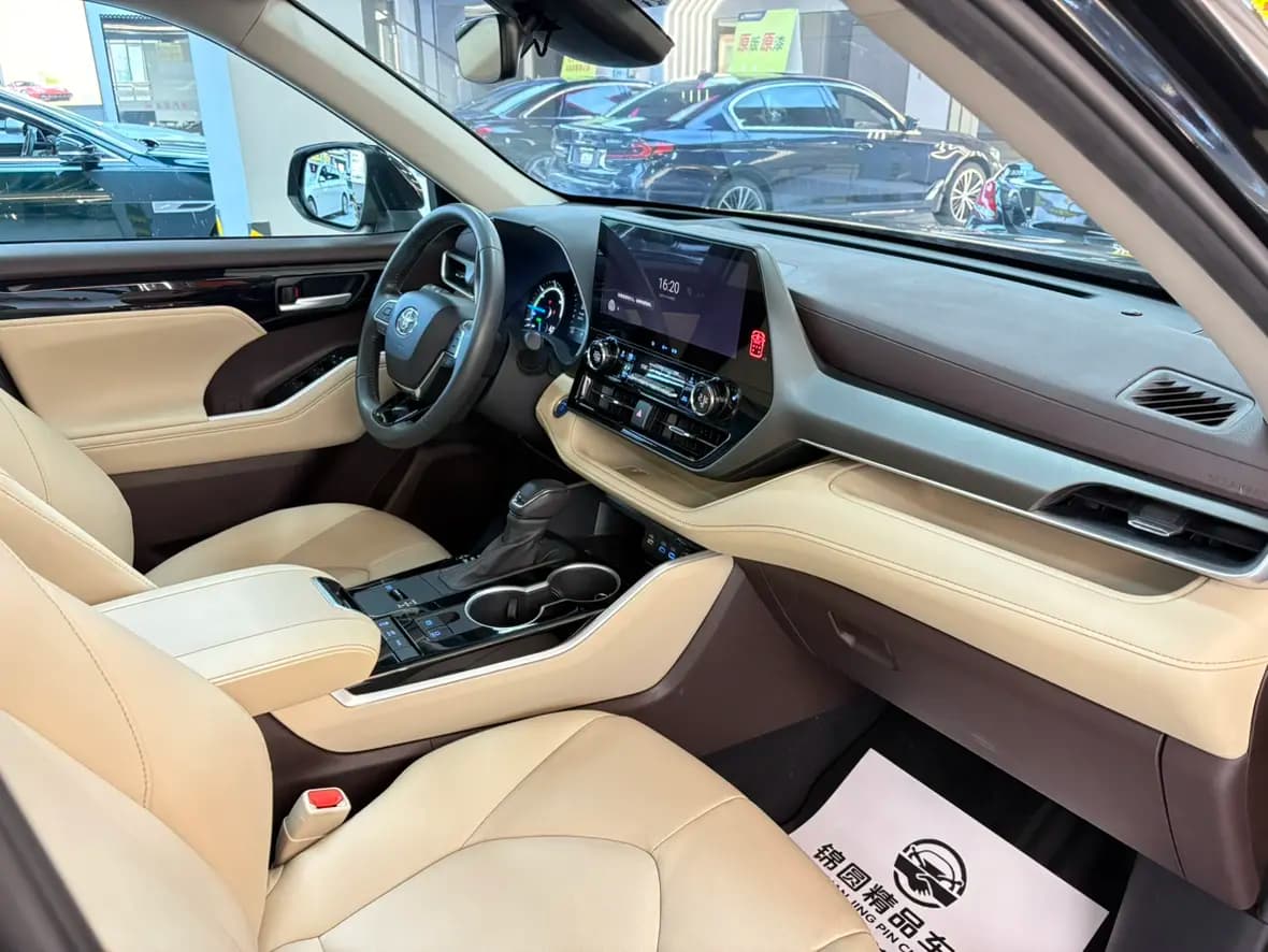 Toyota Highlander 2022 г. 33116 км. — фото 18