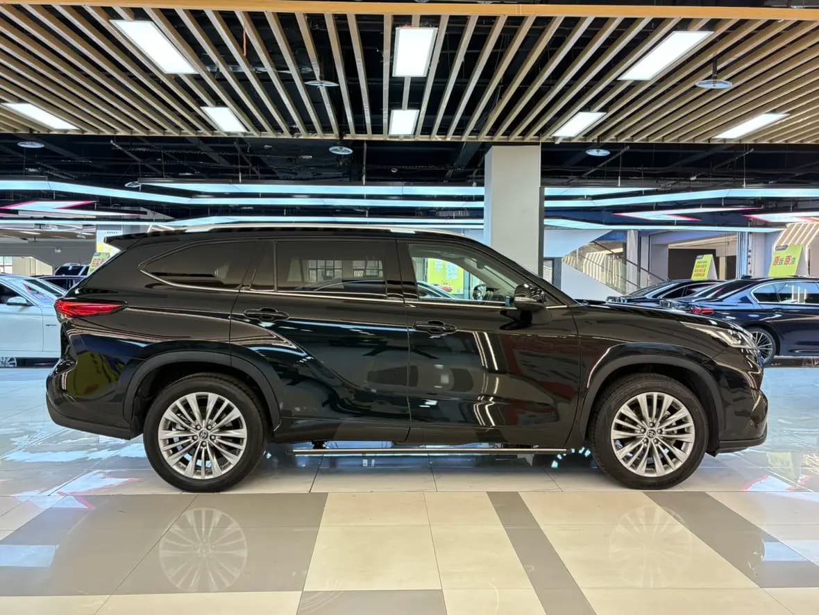 Toyota Highlander 2022 г. 33116 км. — фото 8