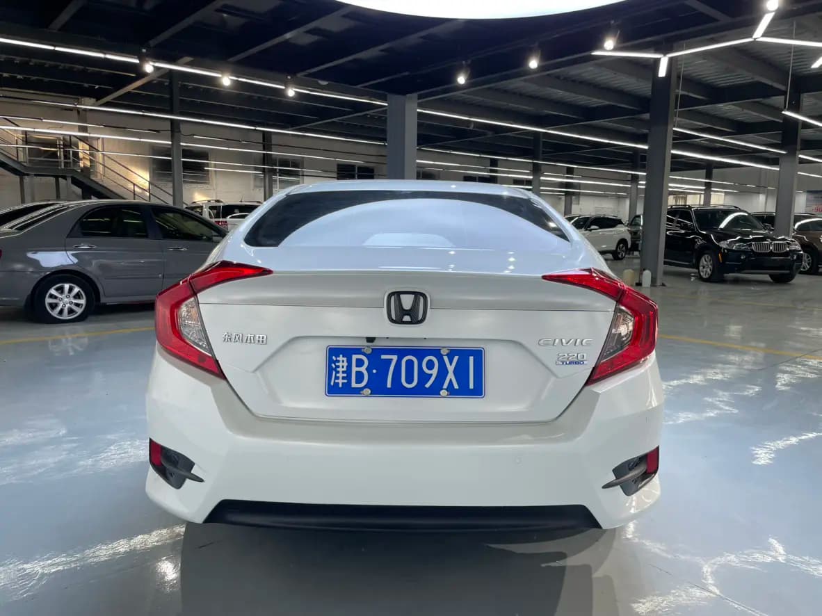 Honda Civic 2021 г. 61000 км. — фото 5