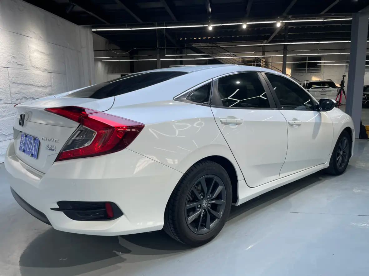 Honda Civic 2021 г. 61000 км. — фото 6