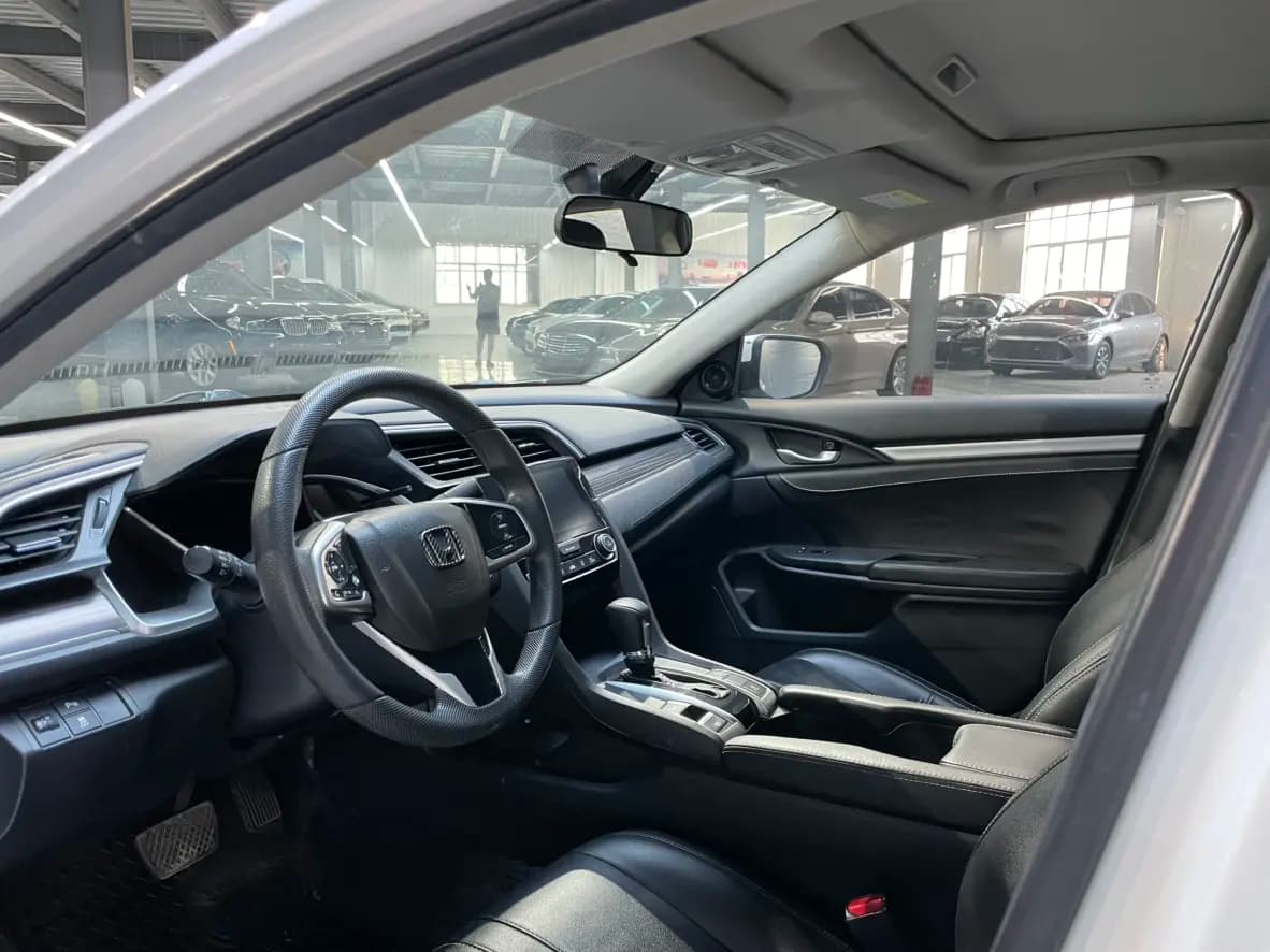 Honda Civic 2021 г. 61000 км. — фото 10