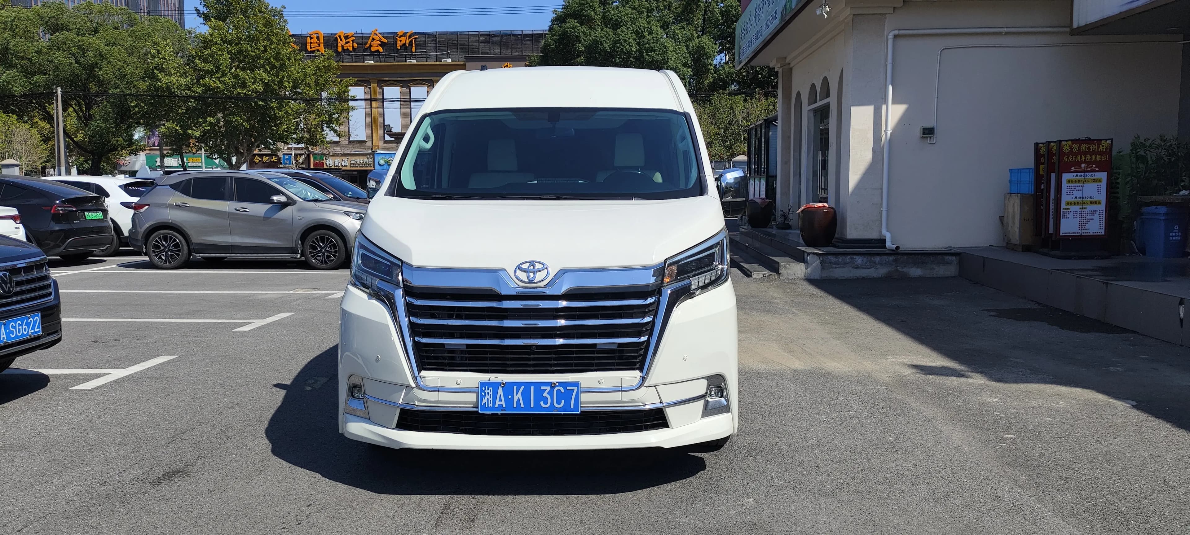 Toyota HiAce 2022 г. 59137 км. — фото 2